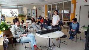 Toronto musician visits YMCA Academy music class
