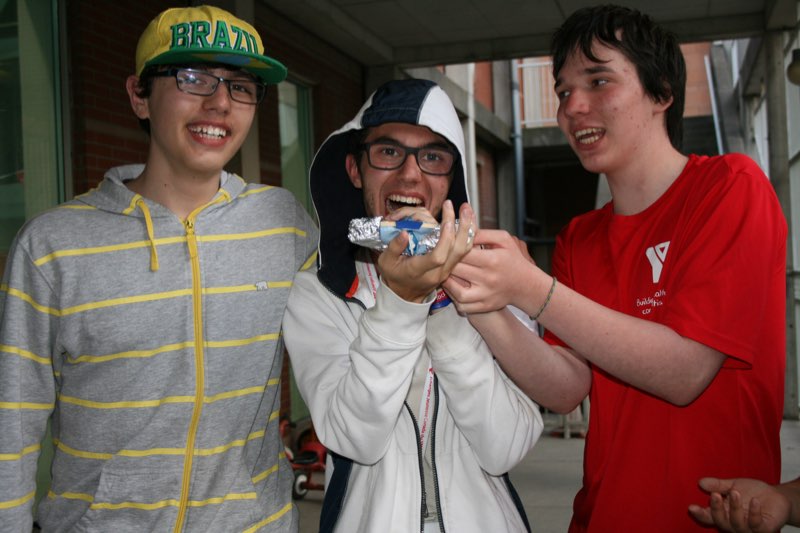 Students participate in community service at Variety Village, play wheelchair basketball, and in the evening participate in an event organized by the Professional Engineers of Ontario.