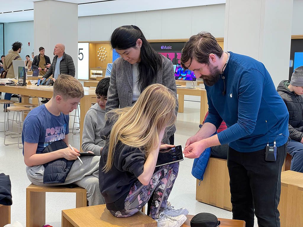 Students learning about digital art at a #TodayatApple Workshop.